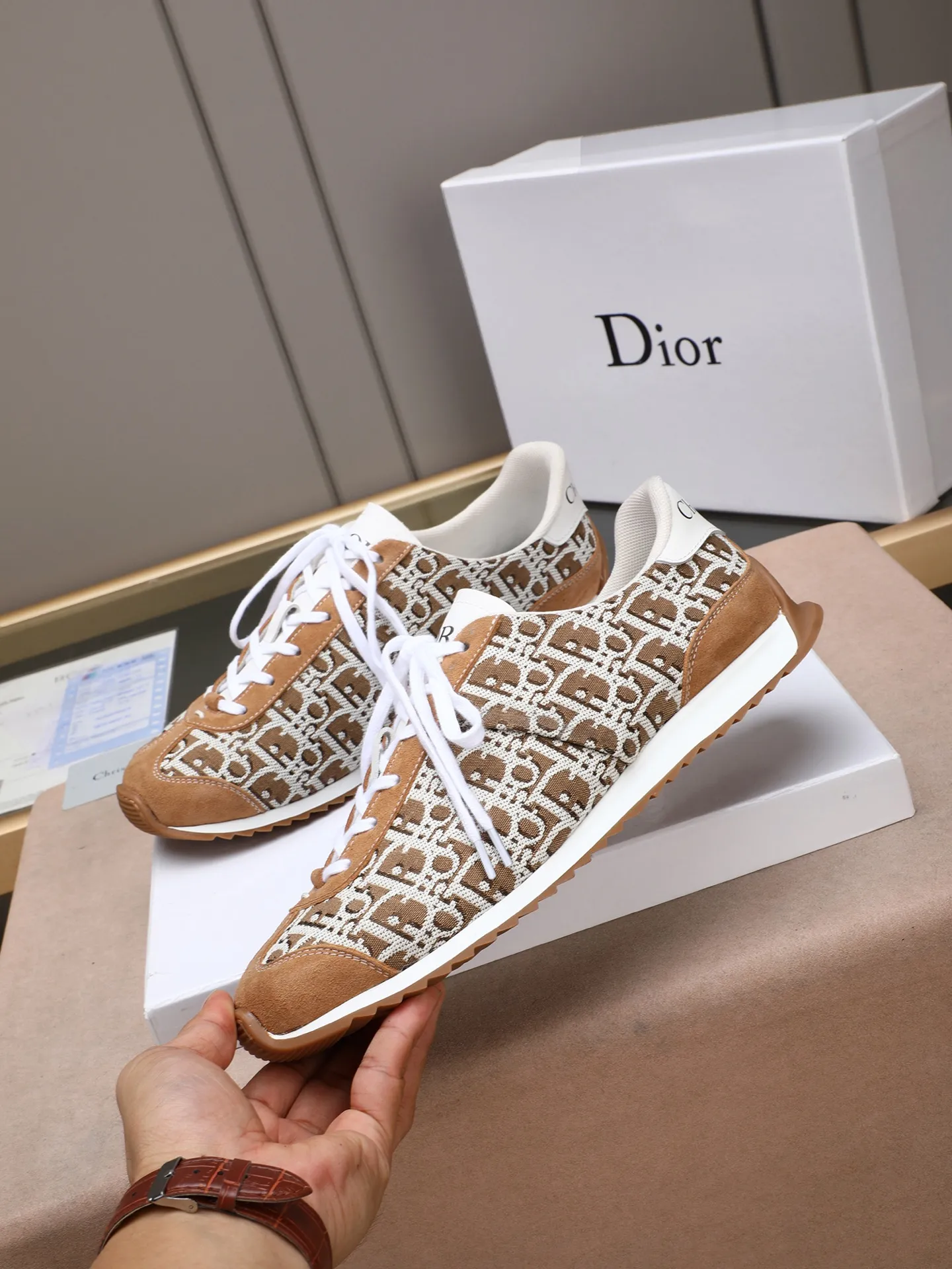 Men's shoes💰440 Dior【Dior】😘😘High-end series of casual men's shoes, simple and elegant👍👍👍The upper is made of first-layer genuine leather spliced ​​with Dior's special material [sun][sun]; imported first-layer sheepskin lining; special outsole, wear-resistant, lightweight, the overall design is harmonious and unified without lacking personality 👣🌟✨You deserve it! Multiple colors to choose from! 😍Size 38～44. (45 custom-made) The picture above is a big seller🔥🔥🔥